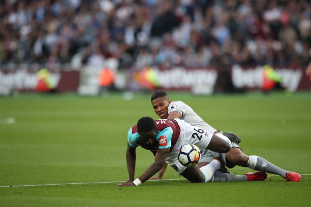 邓涵文正在 邓涵文正在